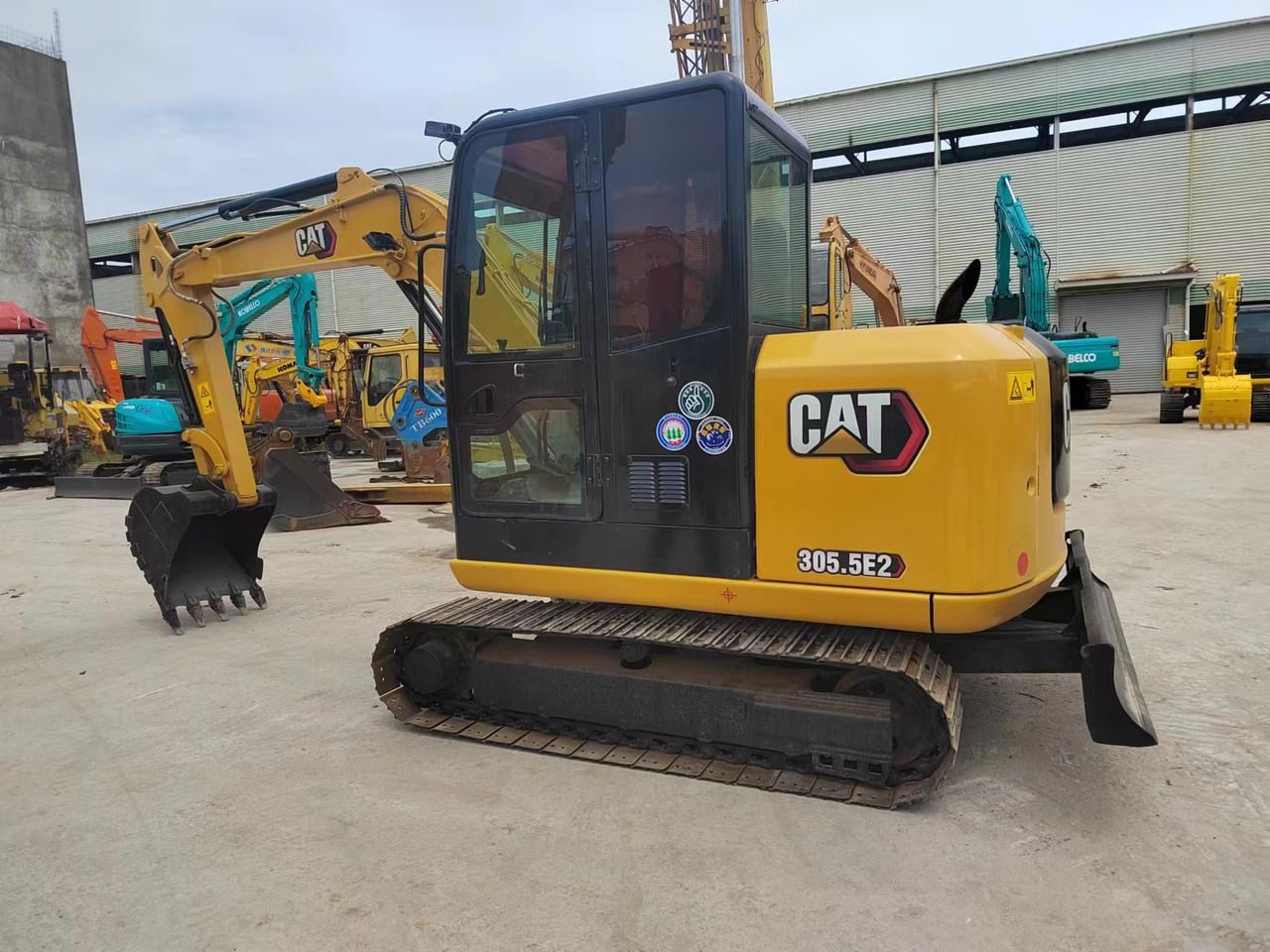 CAT CAT 305 CATERPILLAR 305.5E2 - Mini bager: slika 3 CAT CAT 305 CATERPILLAR 305.5E2 - Mini bager: slika 3