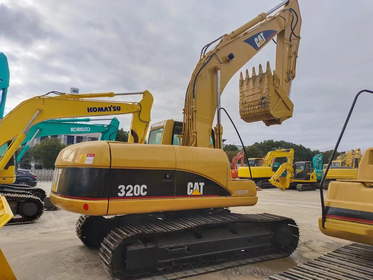 CATERPILLAR 320C - Bager goseničar: slika 4 CATERPILLAR 320C - Bager goseničar: slika 4