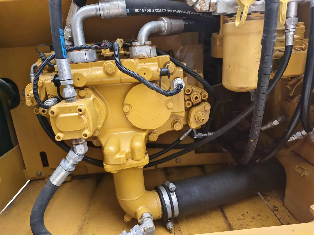 CATERPILLAR 320D - Bager goseničar: slika 5 CATERPILLAR 320D - Bager goseničar: slika 5