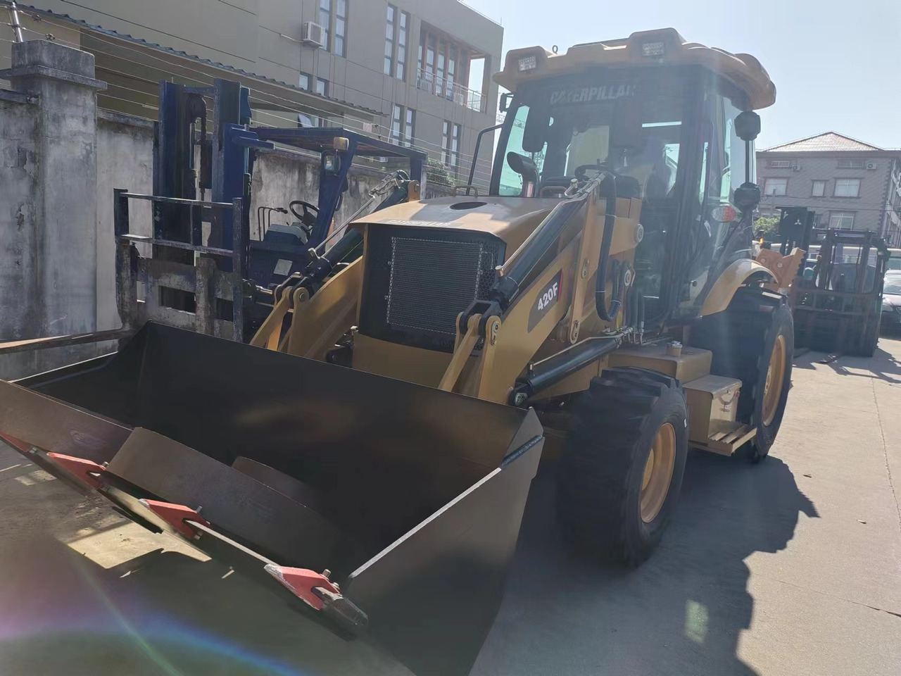 CATERPILLAR 420F - Bager nakladalec: slika 4 CATERPILLAR 420F - Bager nakladalec: slika 4