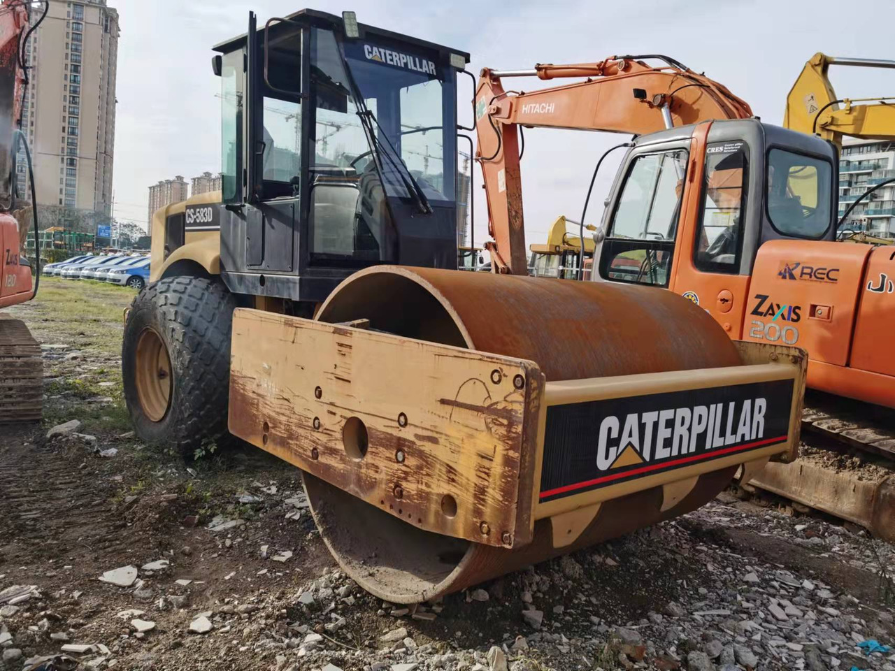 CATERPILLAR CS 583D - Kompaktor: slika 2 CATERPILLAR CS 583D - Kompaktor: slika 2
