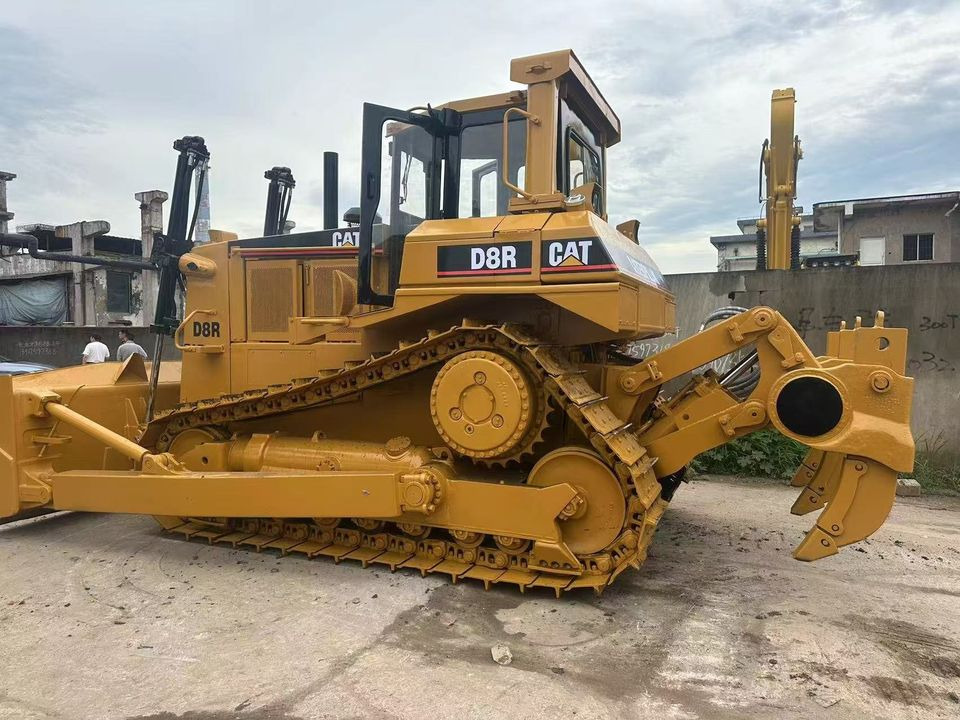 CATERPILLAR D8R - Buldožer: slika 2 CATERPILLAR D8R - Buldožer: slika 2