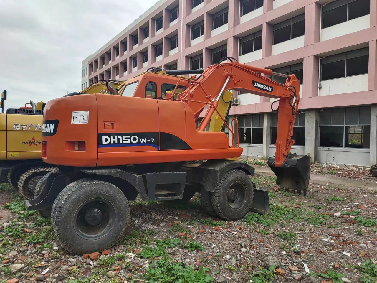 DOOSAN DH150W-7 - Bager na kolesih: slika 5 DOOSAN DH150W-7 - Bager na kolesih: slika 5