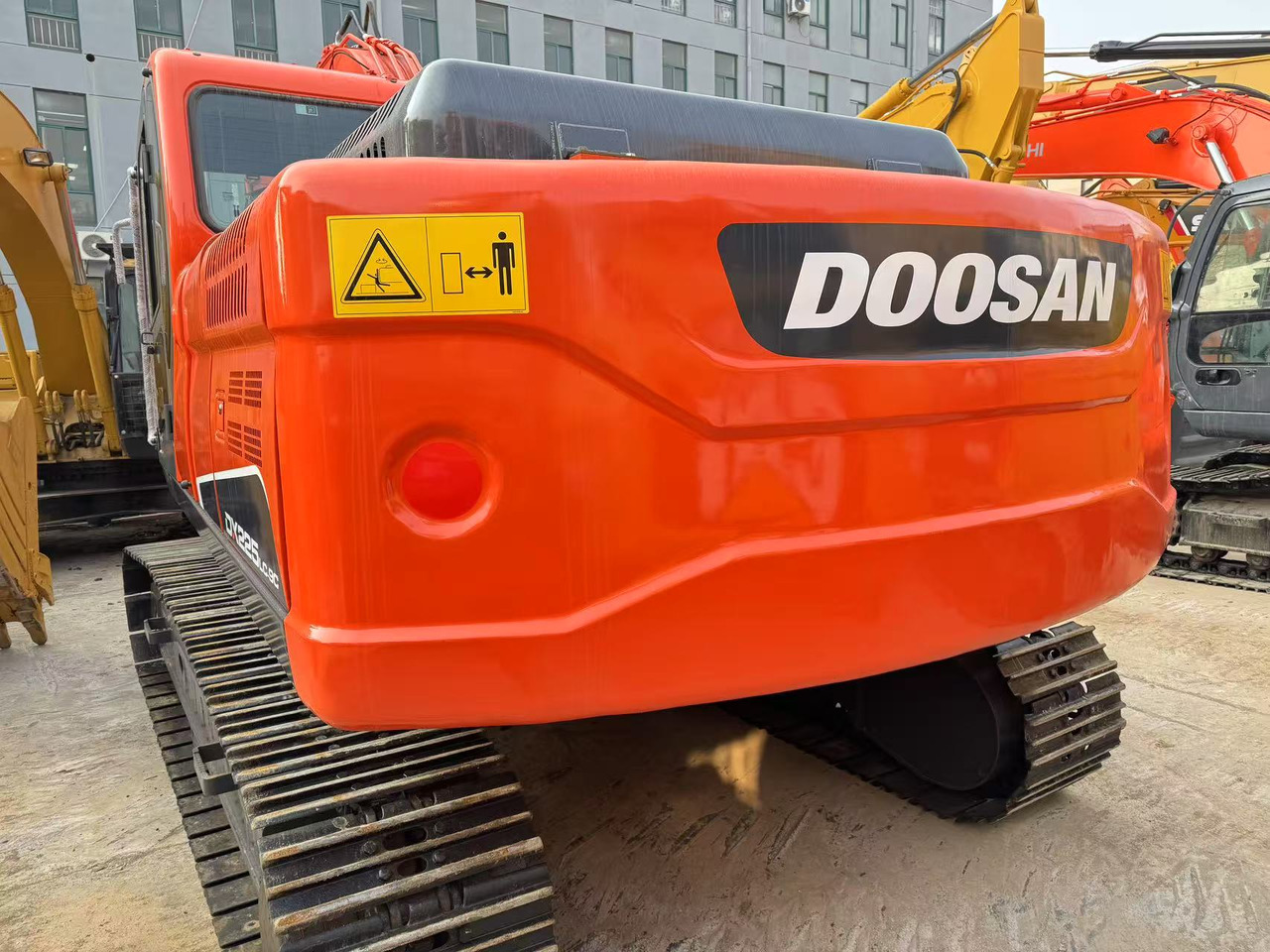 DOOSAN DX225 - Bager goseničar: slika 3 DOOSAN DX225 - Bager goseničar: slika 3