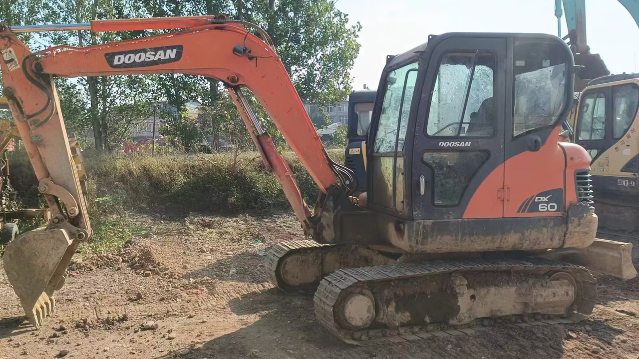 DOOSAN dx60 - Mini bager: slika 1 DOOSAN dx60 - Mini bager: slika 1