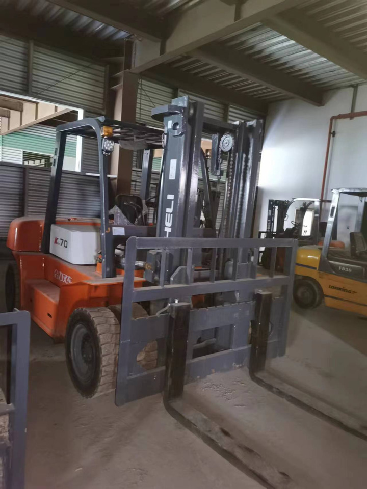 HELI 70 DIESEL FORKLIFT 7TON - Diesel viličar: slika 3 HELI 70 DIESEL FORKLIFT 7TON - Diesel viličar: slika 3