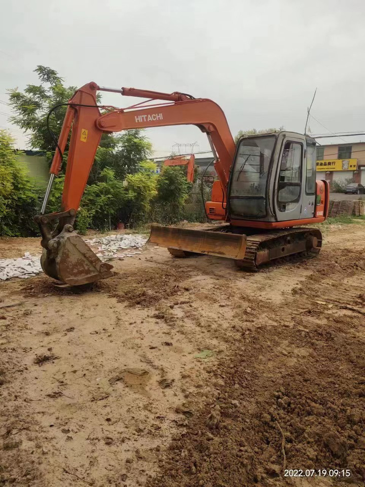 HITACHI EX60-5 - Mini bager: slika 1 HITACHI EX60-5 - Mini bager: slika 1