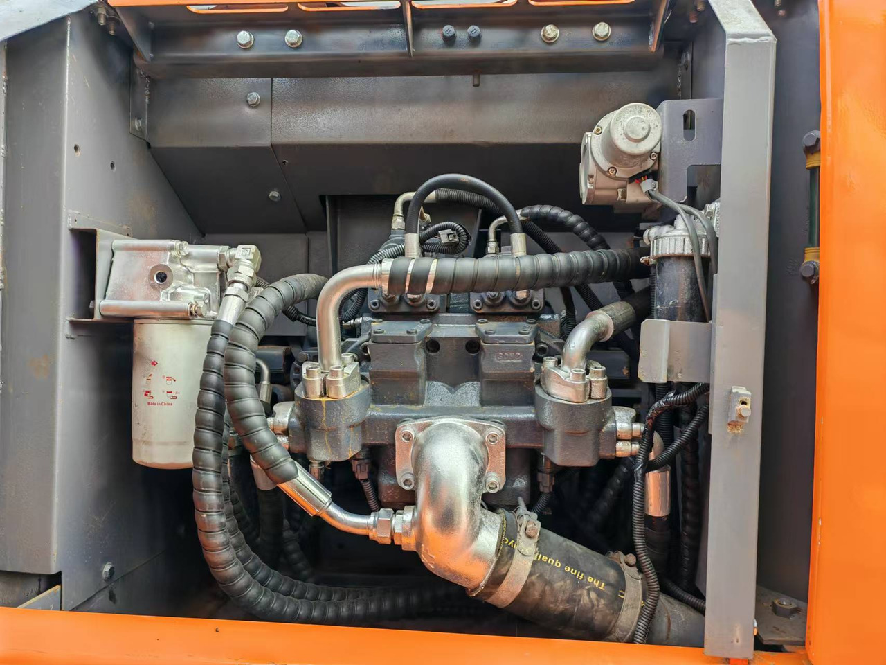HITACHI ZX200 - Bager goseničar: slika 5 HITACHI ZX200 - Bager goseničar: slika 5