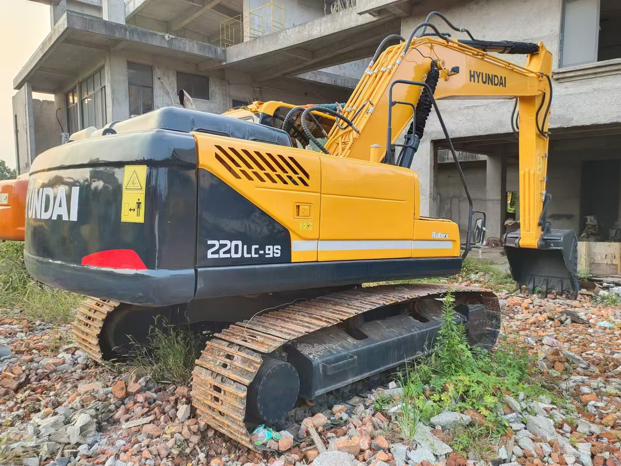 HYUNDAI R220LC-9S - Bager goseničar: slika 1 HYUNDAI R220LC-9S - Bager goseničar: slika 1