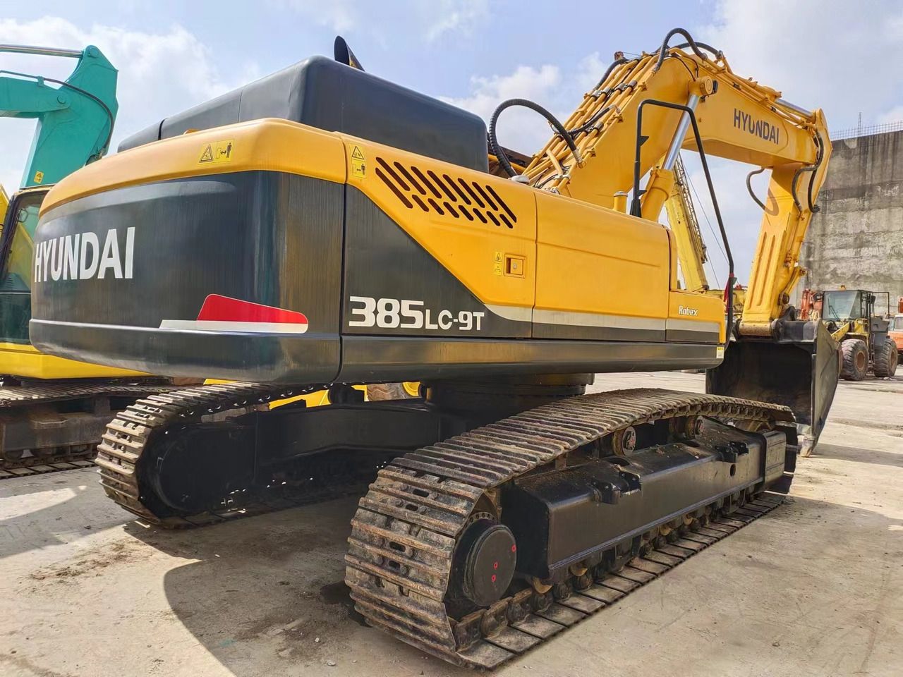HYUNDAI R385LC-9T R305 R220 - Bager goseničar: slika 1 HYUNDAI R385LC-9T R305 R220 - Bager goseničar: slika 1