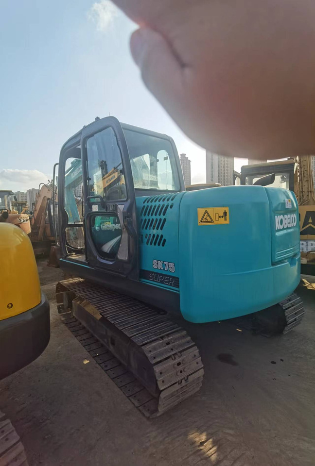 KOBELCO SK75 - Mini bager: slika 4 KOBELCO SK75 - Mini bager: slika 4