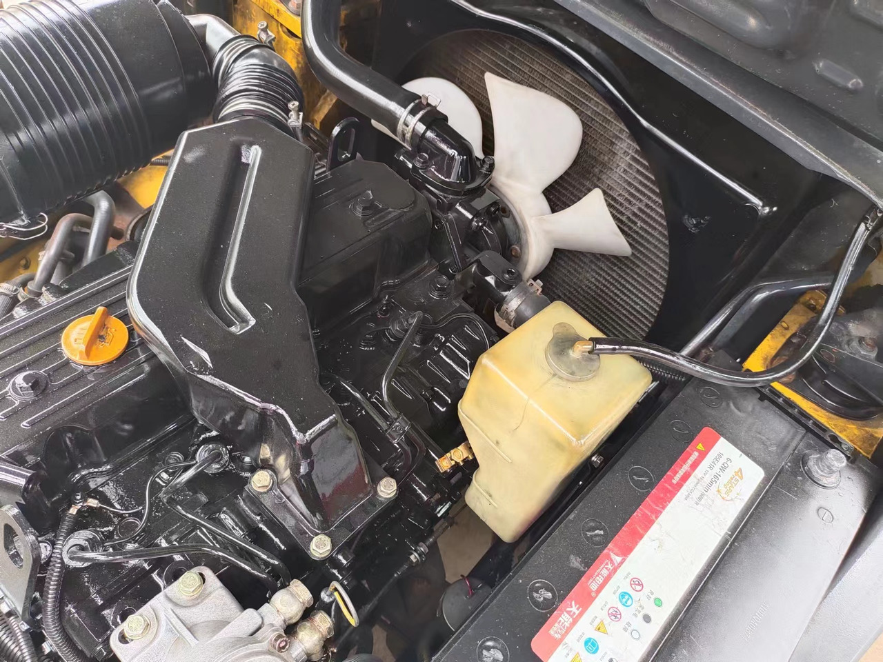 KOMATSU FD30 FD50 FD70 Japanese diesel forklift - Diesel viličar: slika 4 KOMATSU FD30 FD50 FD70 Japanese diesel forklift - Diesel viličar: slika 4