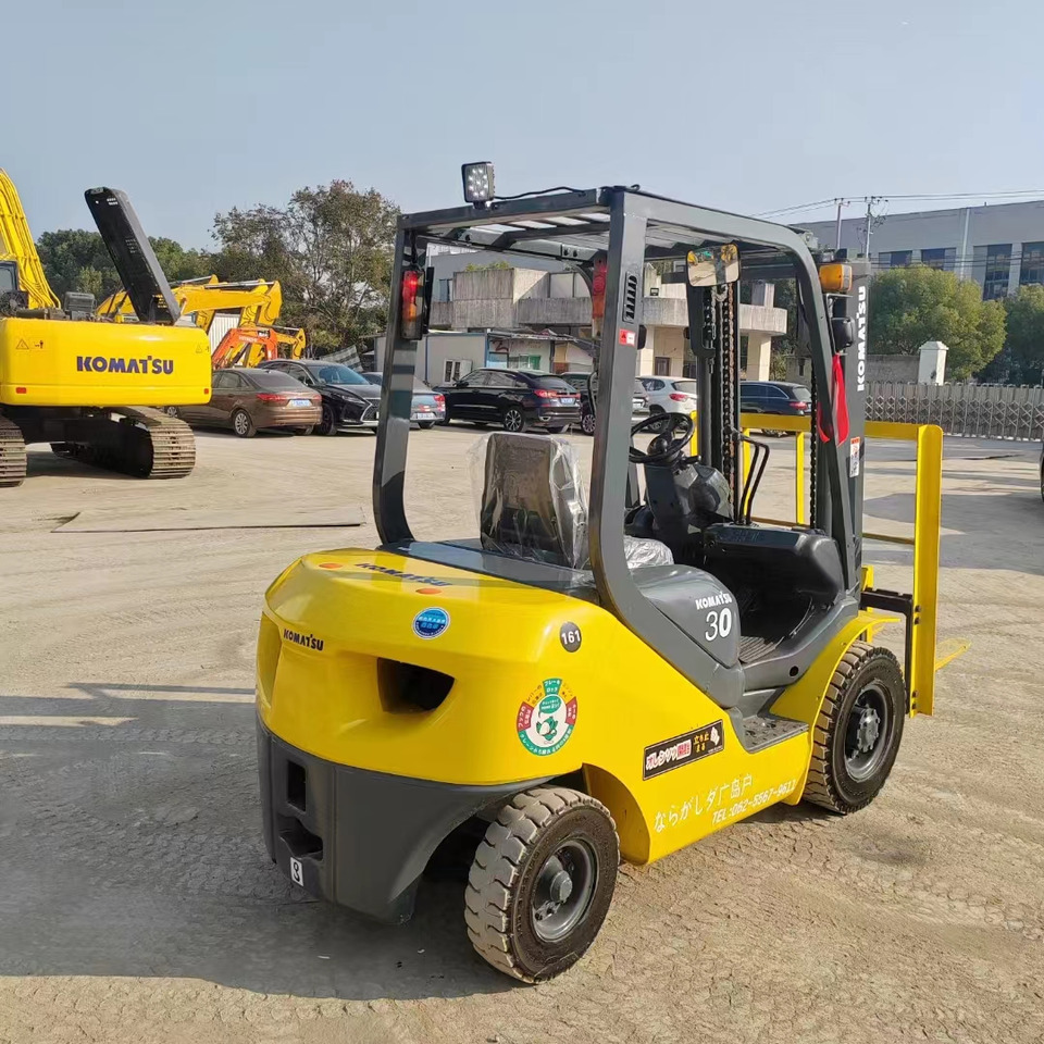 KOMATSU FD30 - Diesel viličar: slika 2 KOMATSU FD30 - Diesel viličar: slika 2