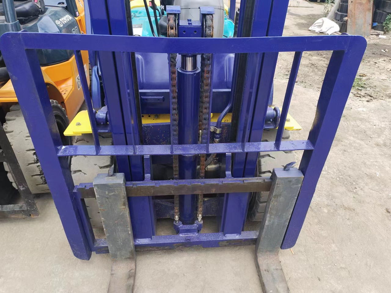 KOMATSU FD30 - Diesel viličar: slika 3 KOMATSU FD30 - Diesel viličar: slika 3