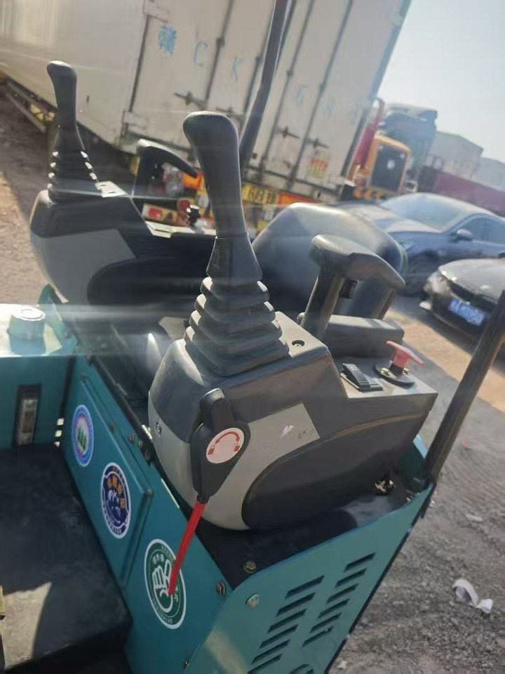 KOMATSU PC18 - Mini bager: slika 2 KOMATSU PC18 - Mini bager: slika 2