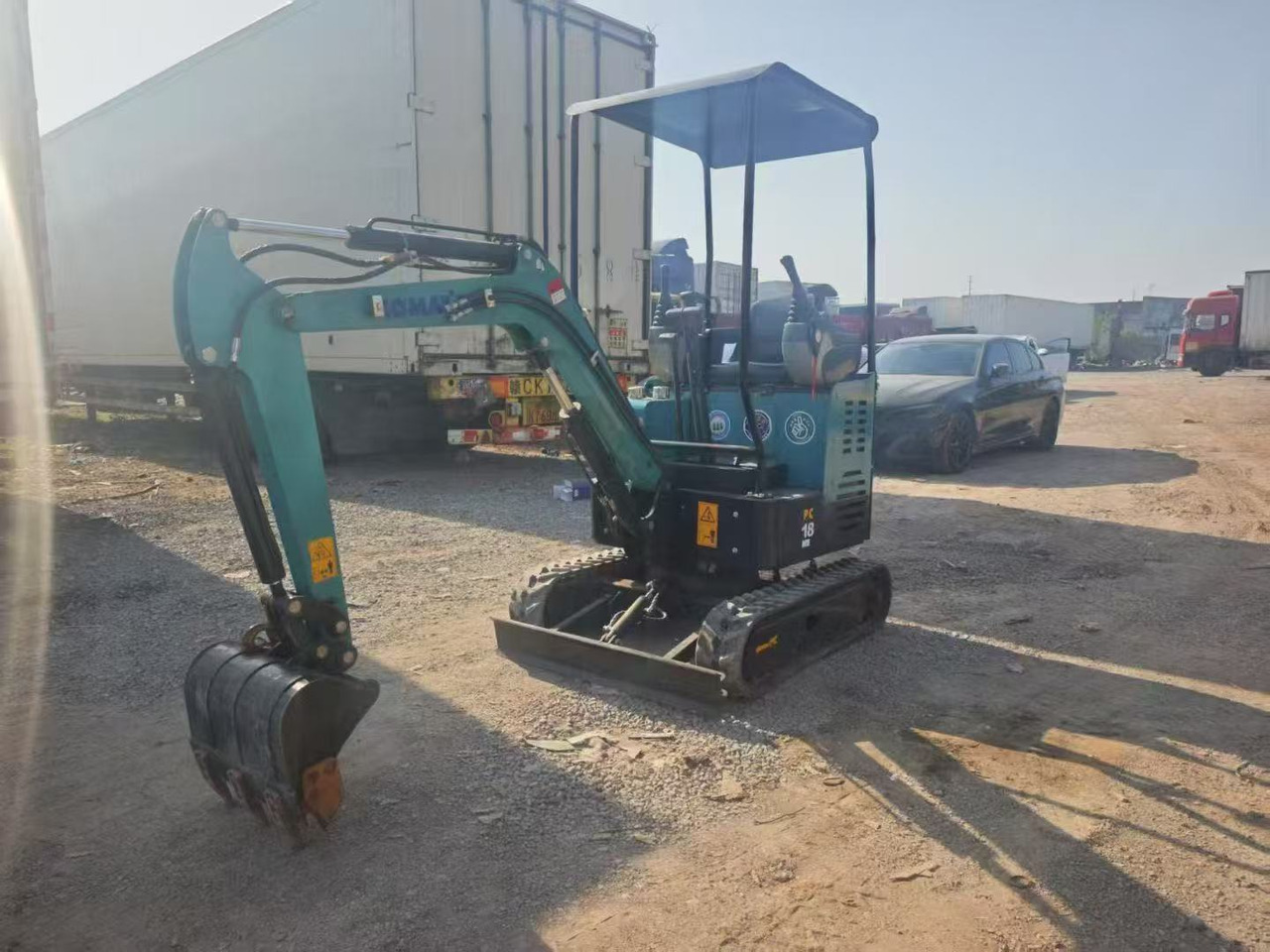 KOMATSU PC18 - Mini bager: slika 1 KOMATSU PC18 - Mini bager: slika 1