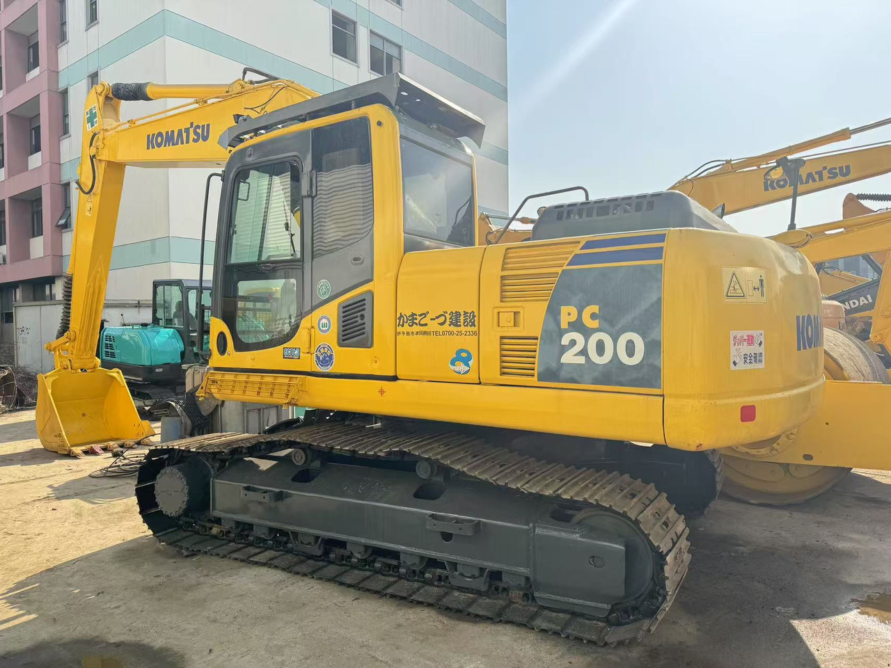 KOMATSU PC200-8 - Bager goseničar: slika 1 KOMATSU PC200-8 - Bager goseničar: slika 1