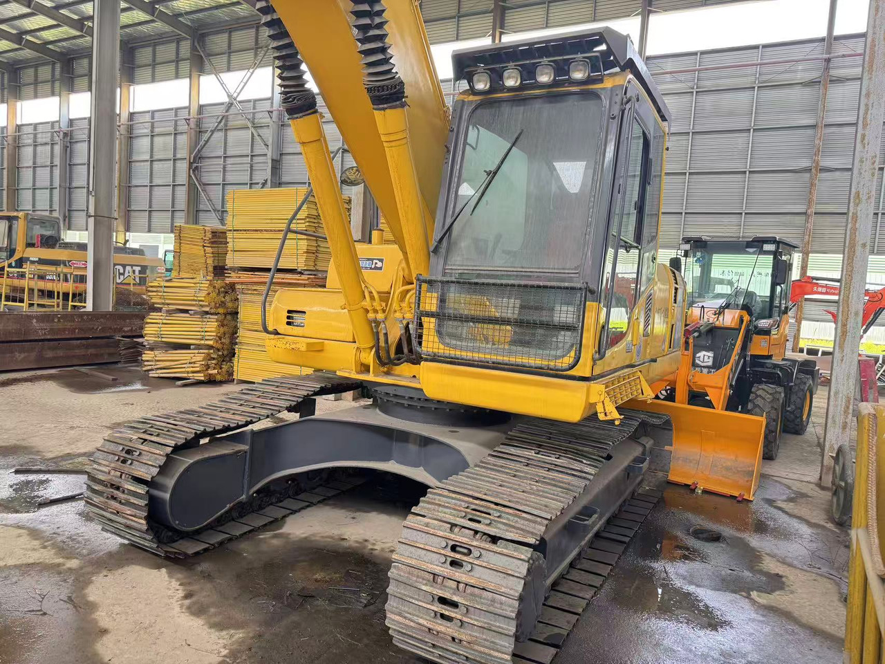 KOMATSU PC200-8 - Bager goseničar: slika 3 KOMATSU PC200-8 - Bager goseničar: slika 3