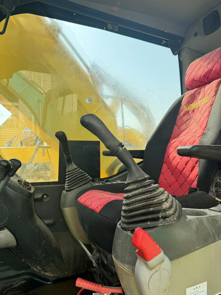 KOMATSU PC200-8 - Bager goseničar: slika 4 KOMATSU PC200-8 - Bager goseničar: slika 4