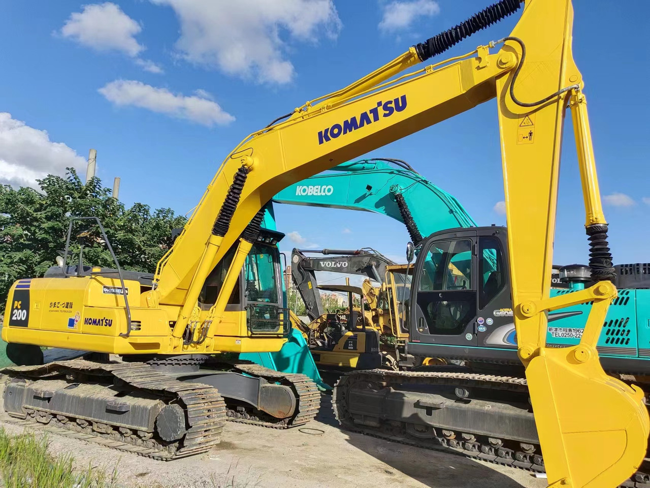 KOMATSU PC200-8 - Bager goseničar: slika 2 KOMATSU PC200-8 - Bager goseničar: slika 2
