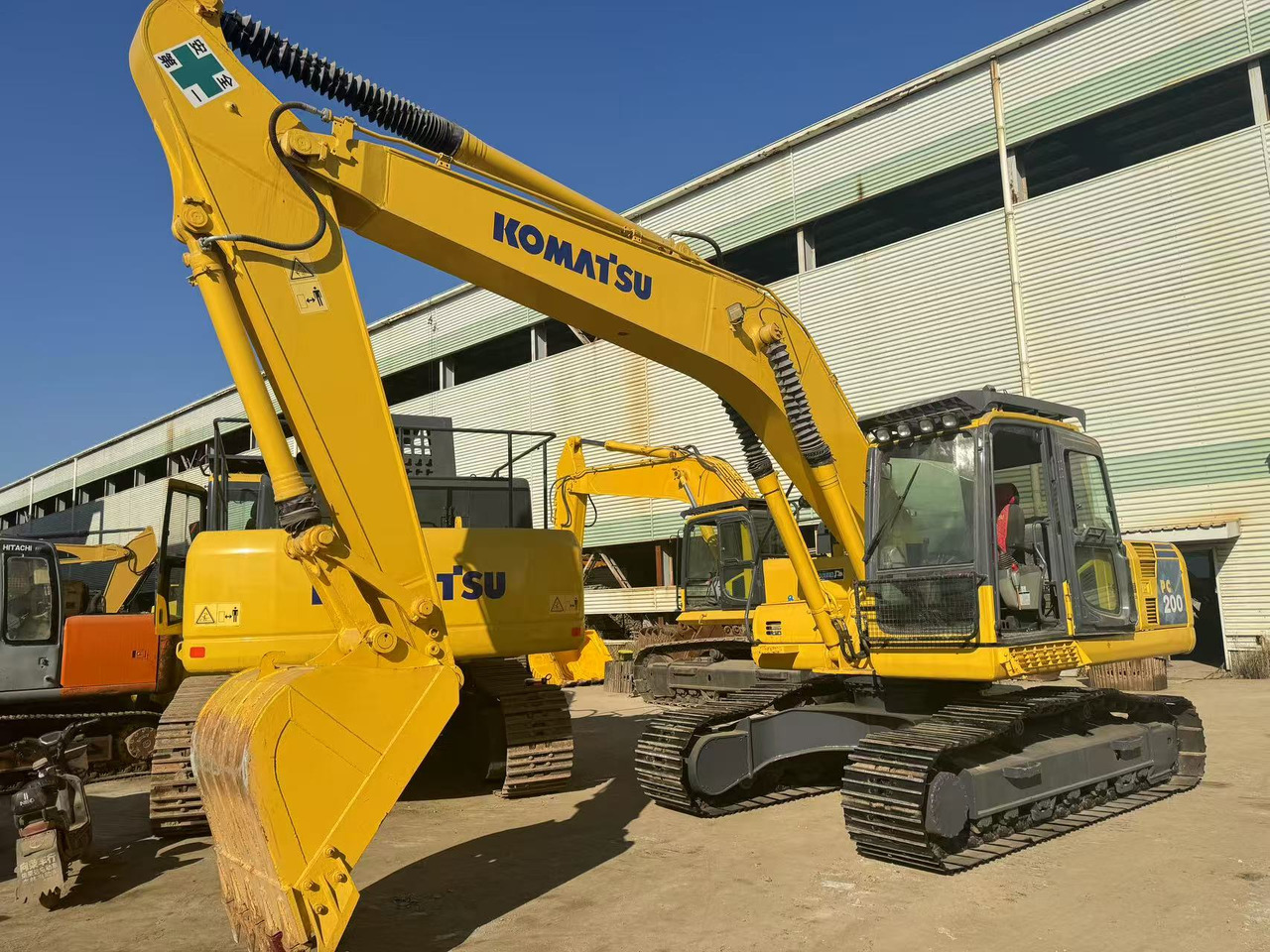 KOMATSU PC200-8 - Bager goseničar: slika 2 KOMATSU PC200-8 - Bager goseničar: slika 2