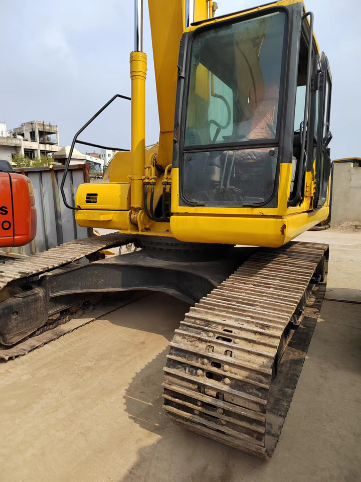 KOMATSU PC220-7 PC200-7 - Bager goseničar: slika 3 KOMATSU PC220-7 PC200-7 - Bager goseničar: slika 3