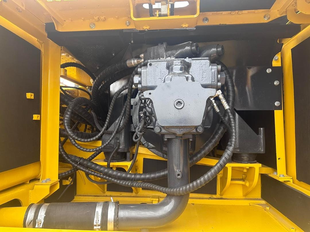 KOMATSU PC300-8 - Bager goseničar: slika 4 KOMATSU PC300-8 - Bager goseničar: slika 4