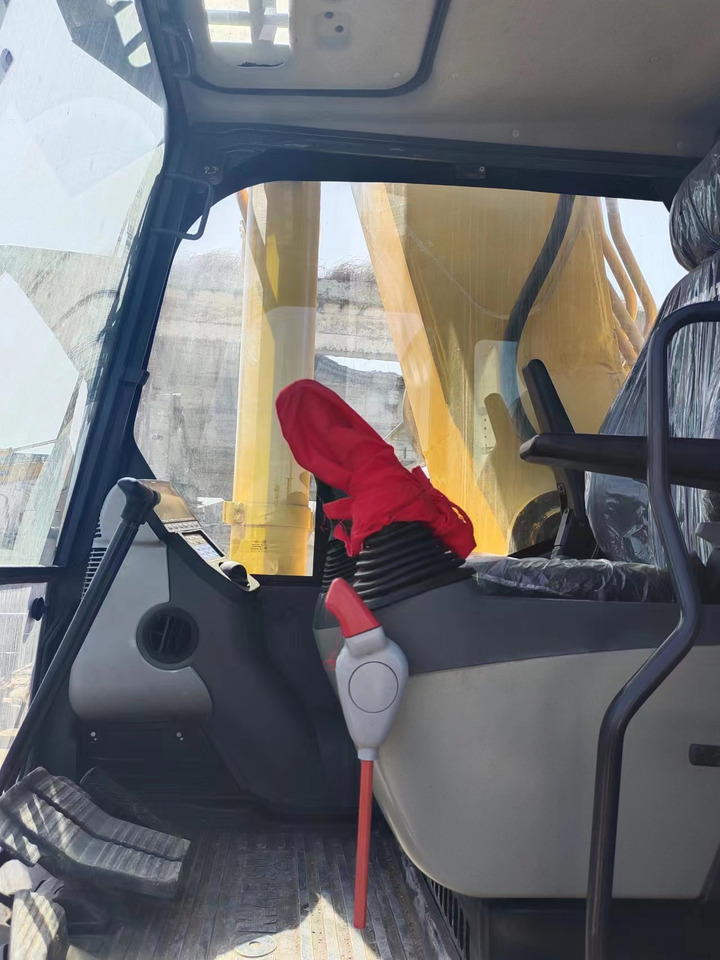 KOMATSU PC450-8 - Bager goseničar: slika 3 KOMATSU PC450-8 - Bager goseničar: slika 3