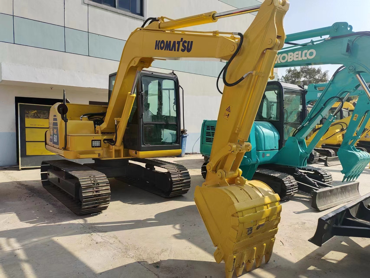 KOMATSU PC60-8 - Mini bager: slika 2 KOMATSU PC60-8 - Mini bager: slika 2