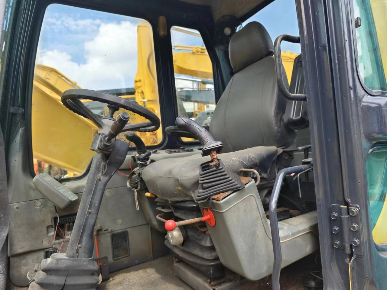 KOMATSU PW130 - Bager na kolesih: slika 4 KOMATSU PW130 - Bager na kolesih: slika 4