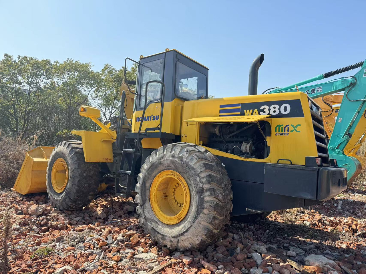 KOMATSU WA380 - Kolesni nakladalec: slika 2 KOMATSU WA380 - Kolesni nakladalec: slika 2