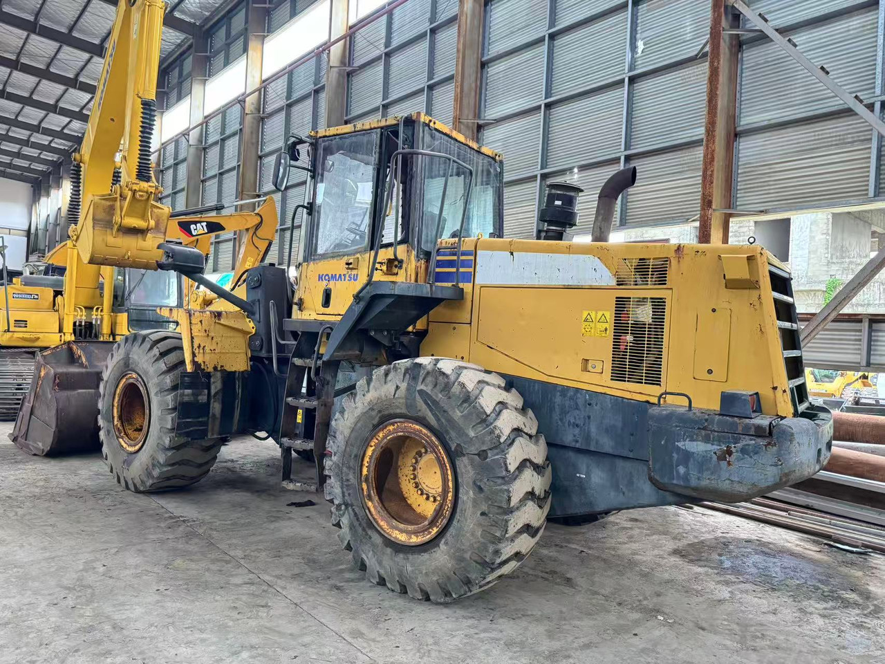 KOMATSU WA380Z-6 - Kolesni nakladalec: slika 2 KOMATSU WA380Z-6 - Kolesni nakladalec: slika 2