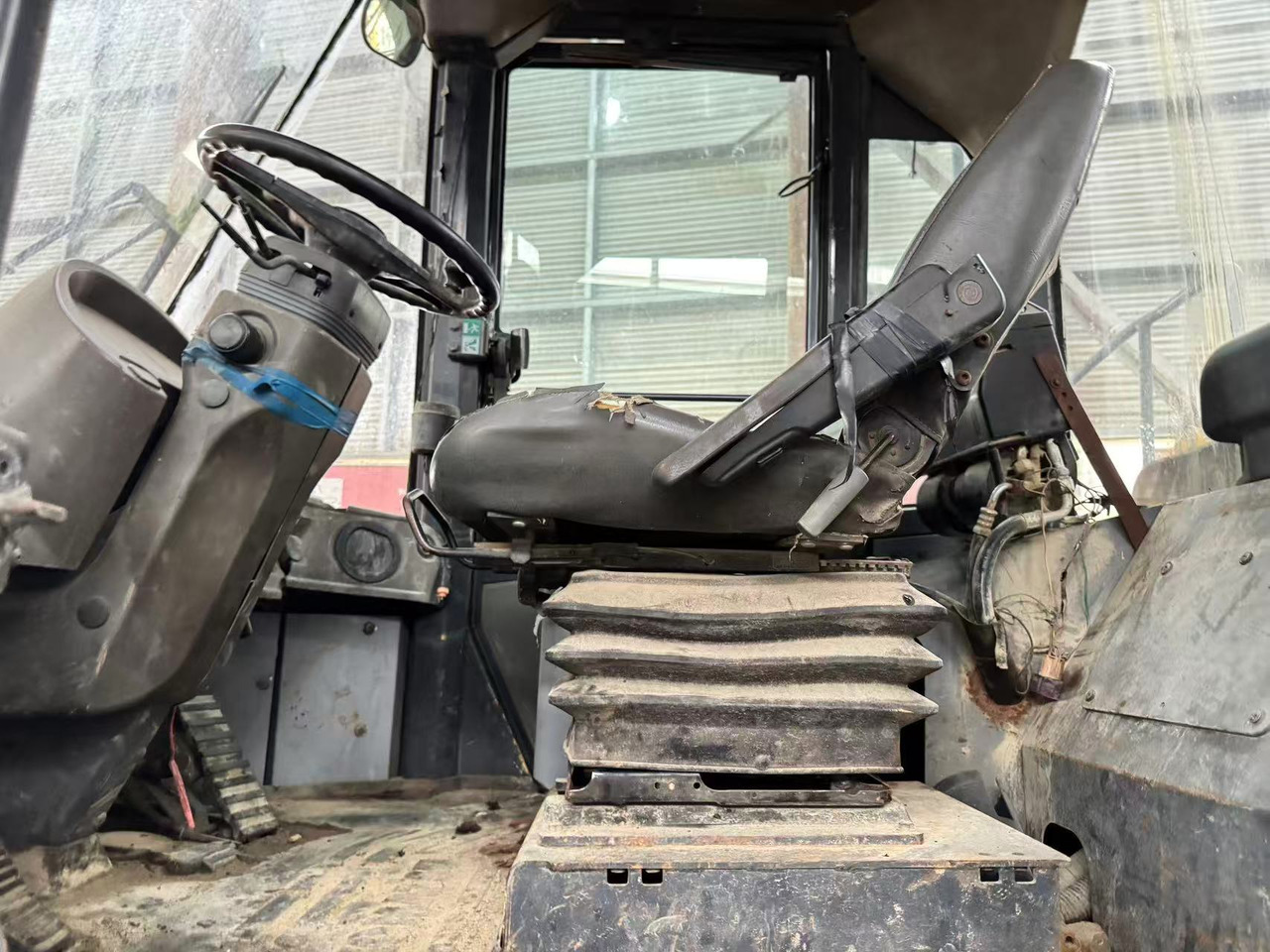 KOMATSU WA380Z-6 - Kolesni nakladalec: slika 3 KOMATSU WA380Z-6 - Kolesni nakladalec: slika 3