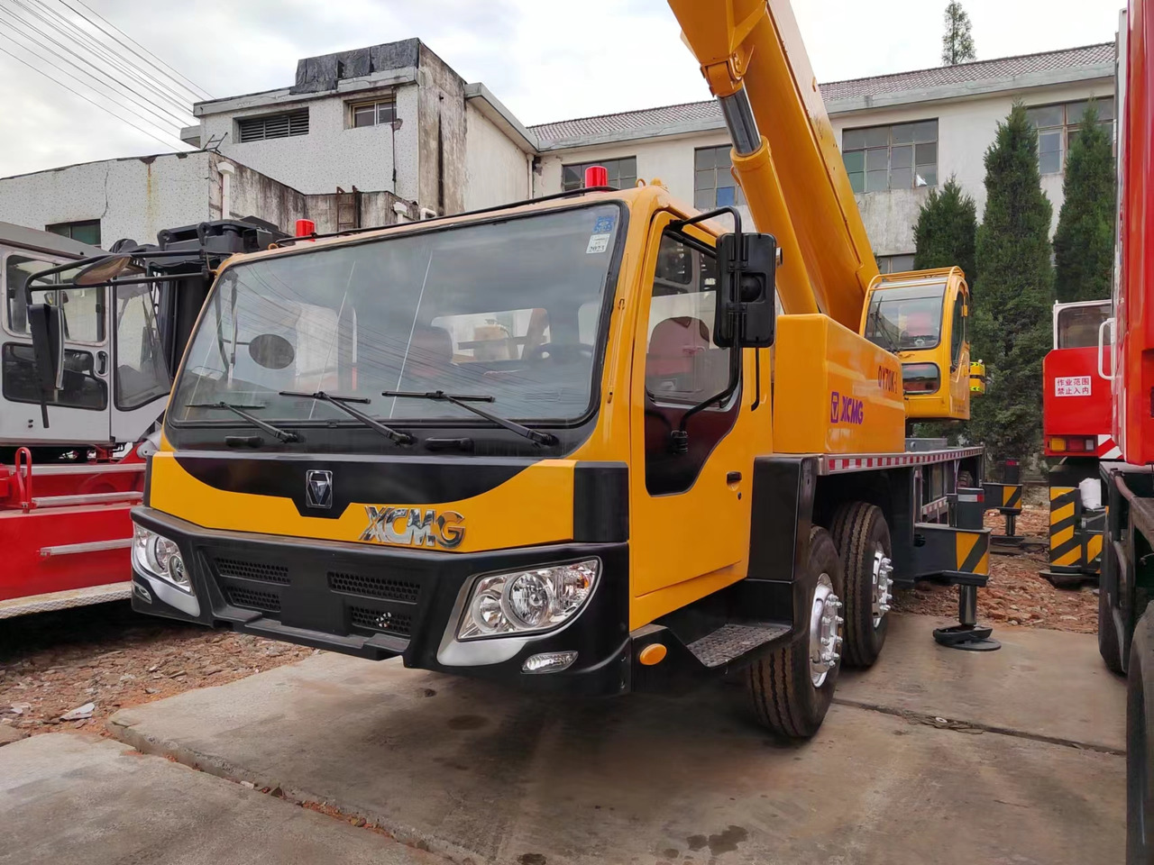 XCMG QY70K good condition QY25K QY50K QY100K QY130K China brand mobile crane - Avtodvigalo: slika 1 XCMG QY70K good condition QY25K QY50K QY100K QY130K China brand mobile crane - Avtodvigalo: slika 1