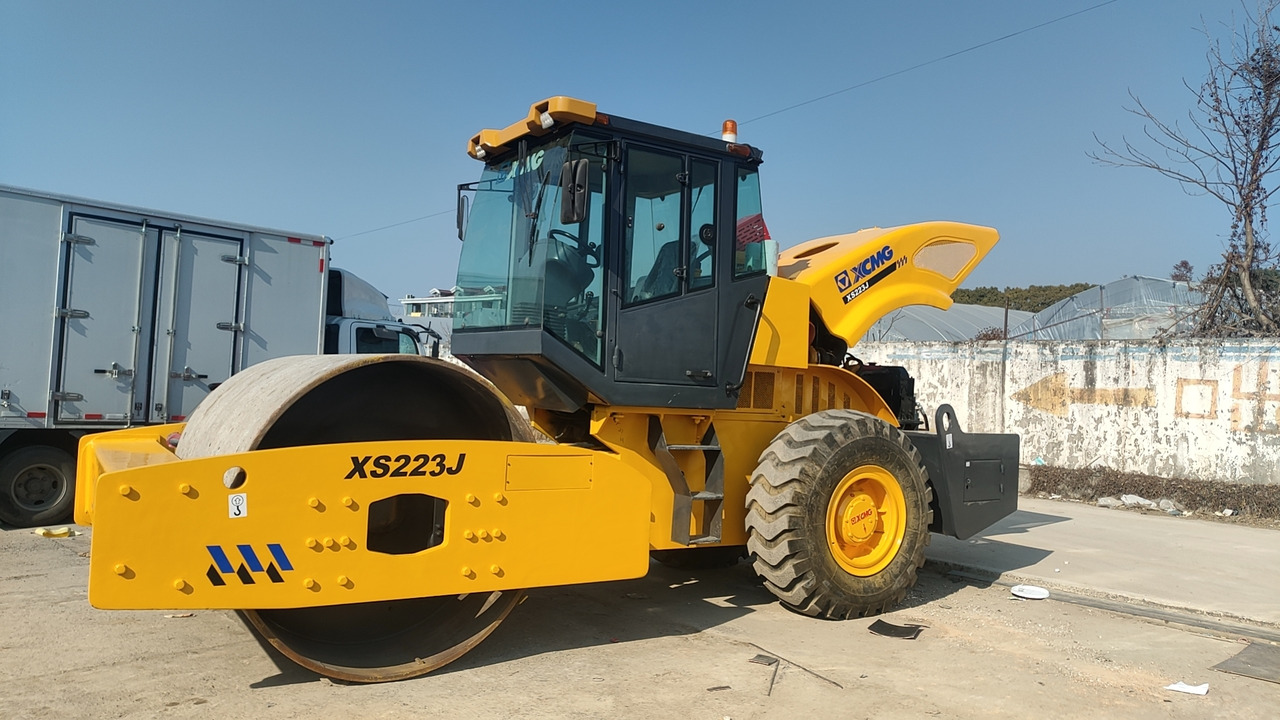 XCMG XS223J - Cestni valjar: slika 1 XCMG XS223J - Cestni valjar: slika 1