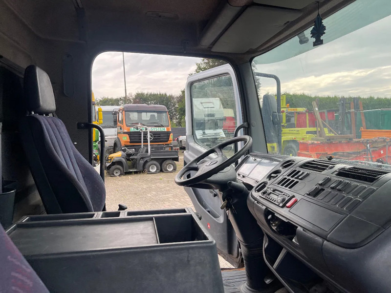 Interior photo 2: Mercedes-Benz Atego 1017 Box Truck lizing Mercedes-Benz Atego 1017 Box Truck