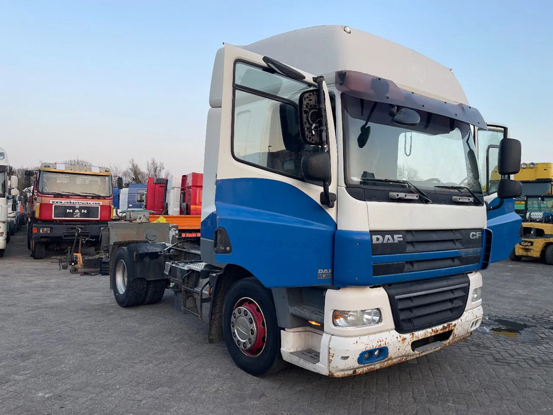 DAF CF 85 Tractor unit - Vlačilec: slika 1 DAF CF 85 Tractor unit - Vlačilec: slika 1