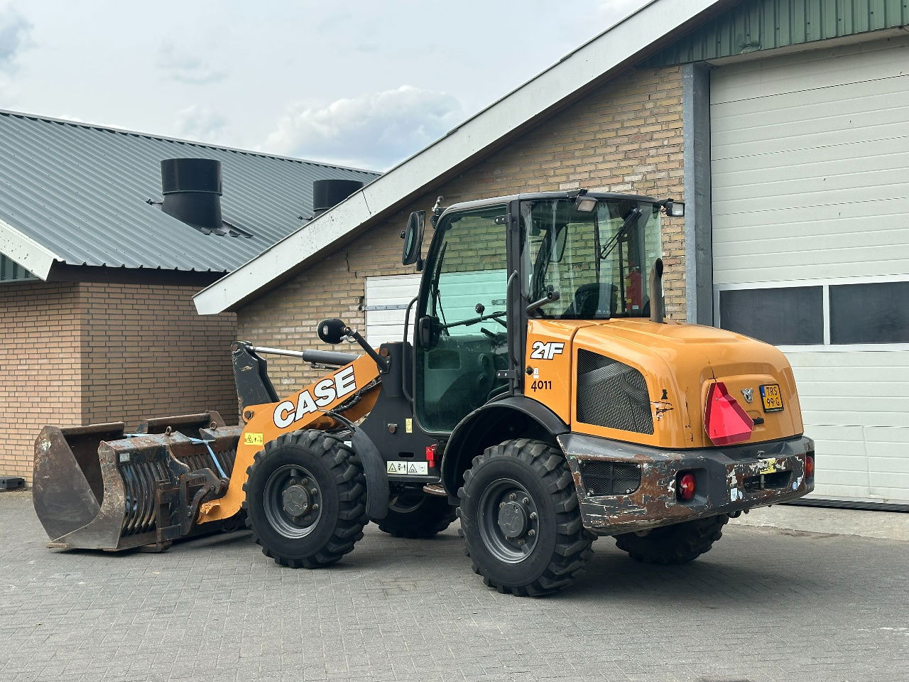 Case 21F  - Kolesni nakladalec: slika 2 Case 21F  - Kolesni nakladalec: slika 2