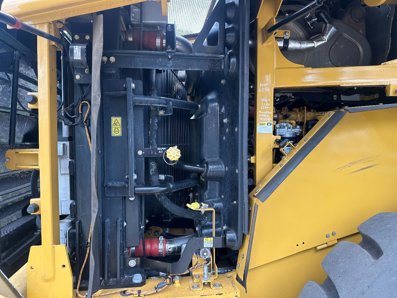 Kolesni nakladalec Caterpillar 950G: slika 26