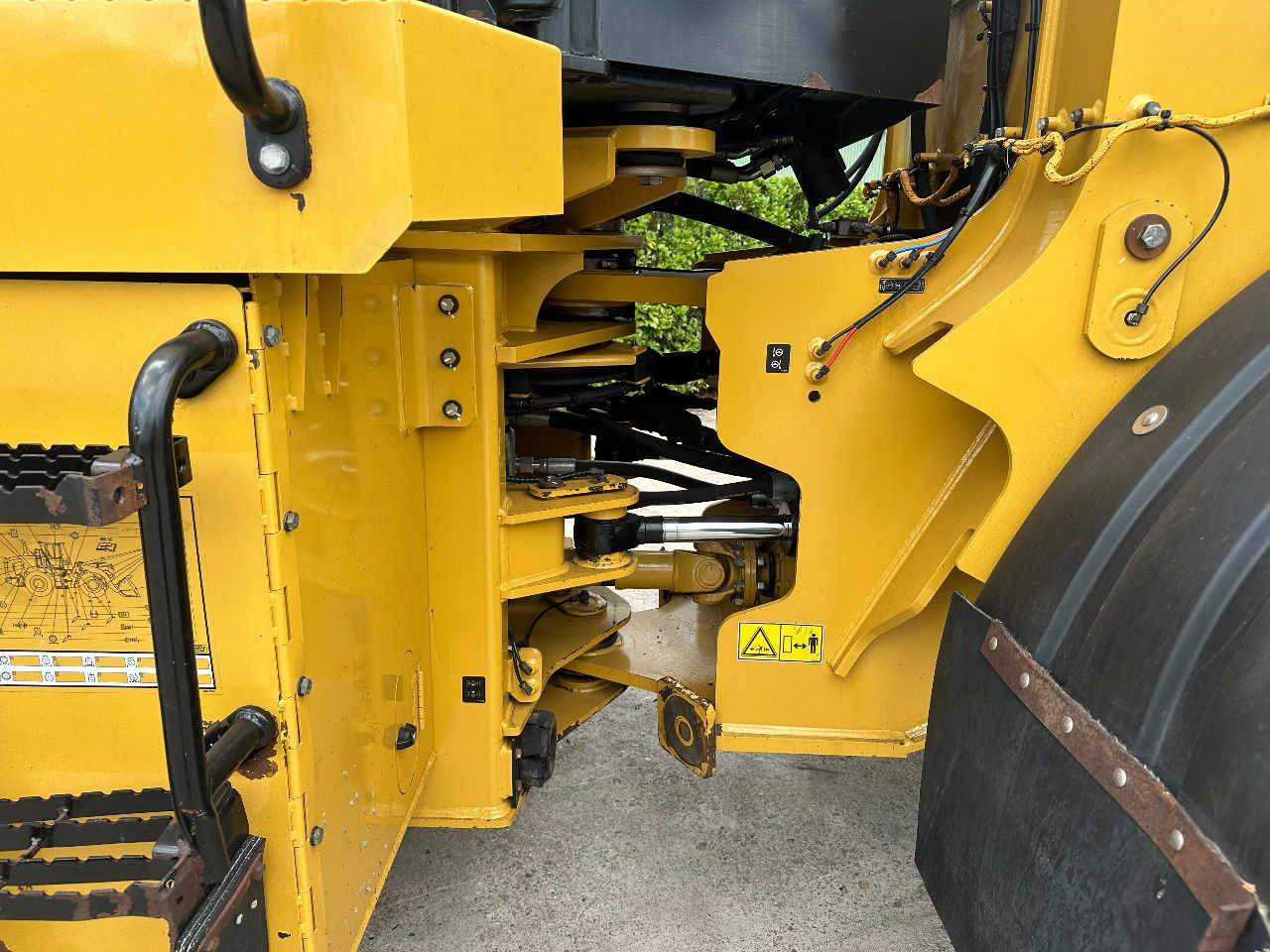 Kolesni nakladalec Caterpillar 950G: slika 21