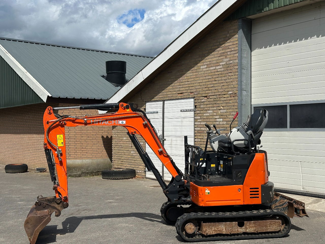 Hitachi ZX19U-6 YR - Mini bager: slika 3 Hitachi ZX19U-6 YR - Mini bager: slika 3