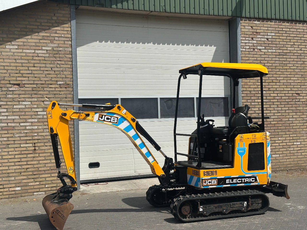 JCB 19c-1 E 100 elektrisch - Mini bager: slika 1 JCB 19c-1 E 100 elektrisch - Mini bager: slika 1