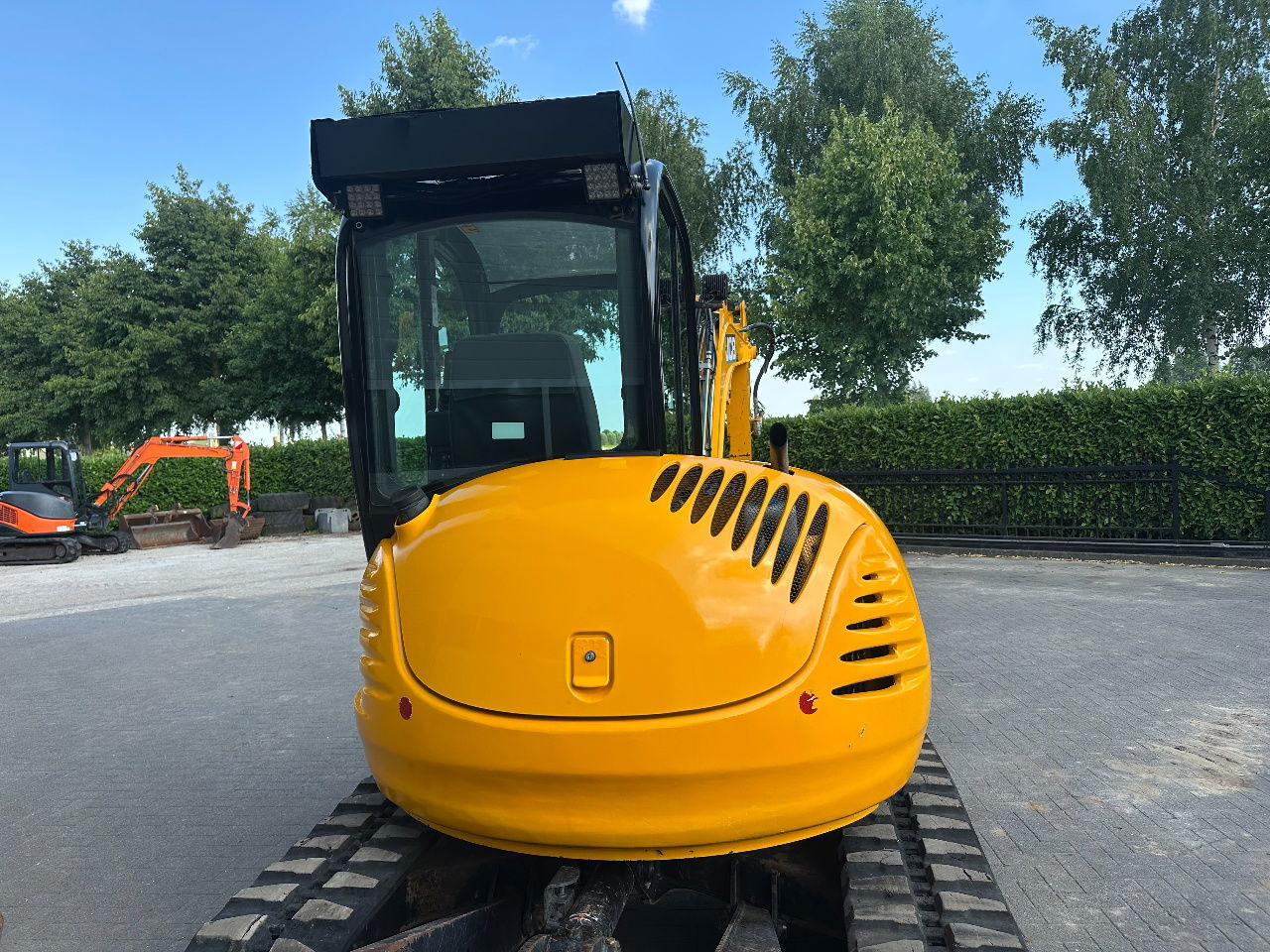 Mini bager JCB 8045 ZTS: slika 15