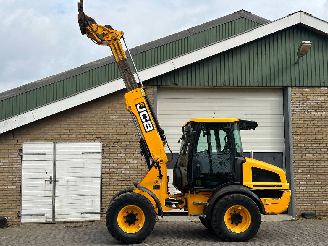 JCB TM220 SV A - Teleskopski kolesni nakladalnik: slika 5 JCB TM220 SV A - Teleskopski kolesni nakladalnik: slika 5