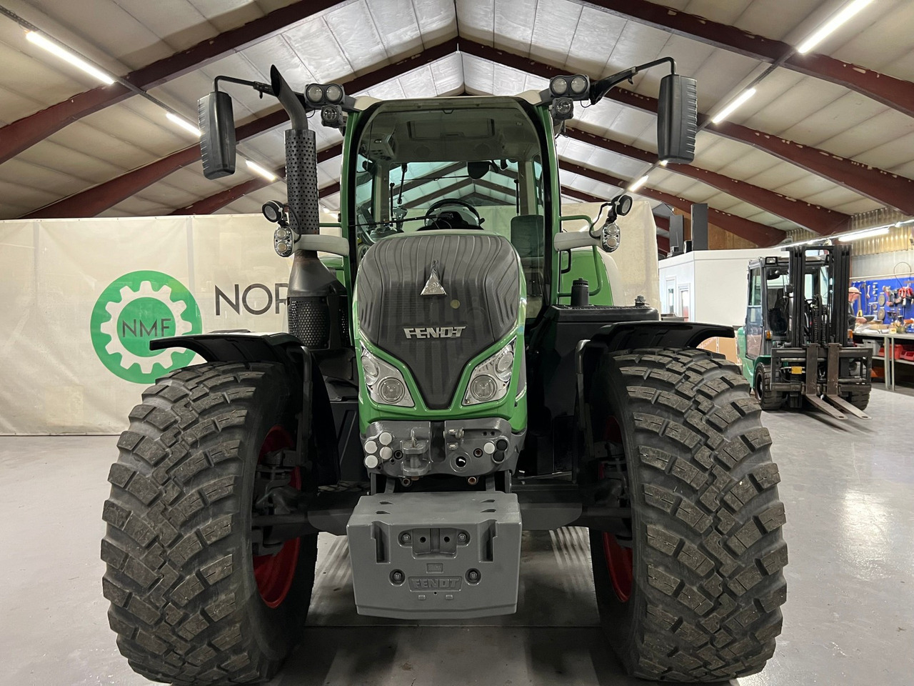 Fendt 724 Vario - Traktor: slika 4 Fendt 724 Vario - Traktor: slika 4