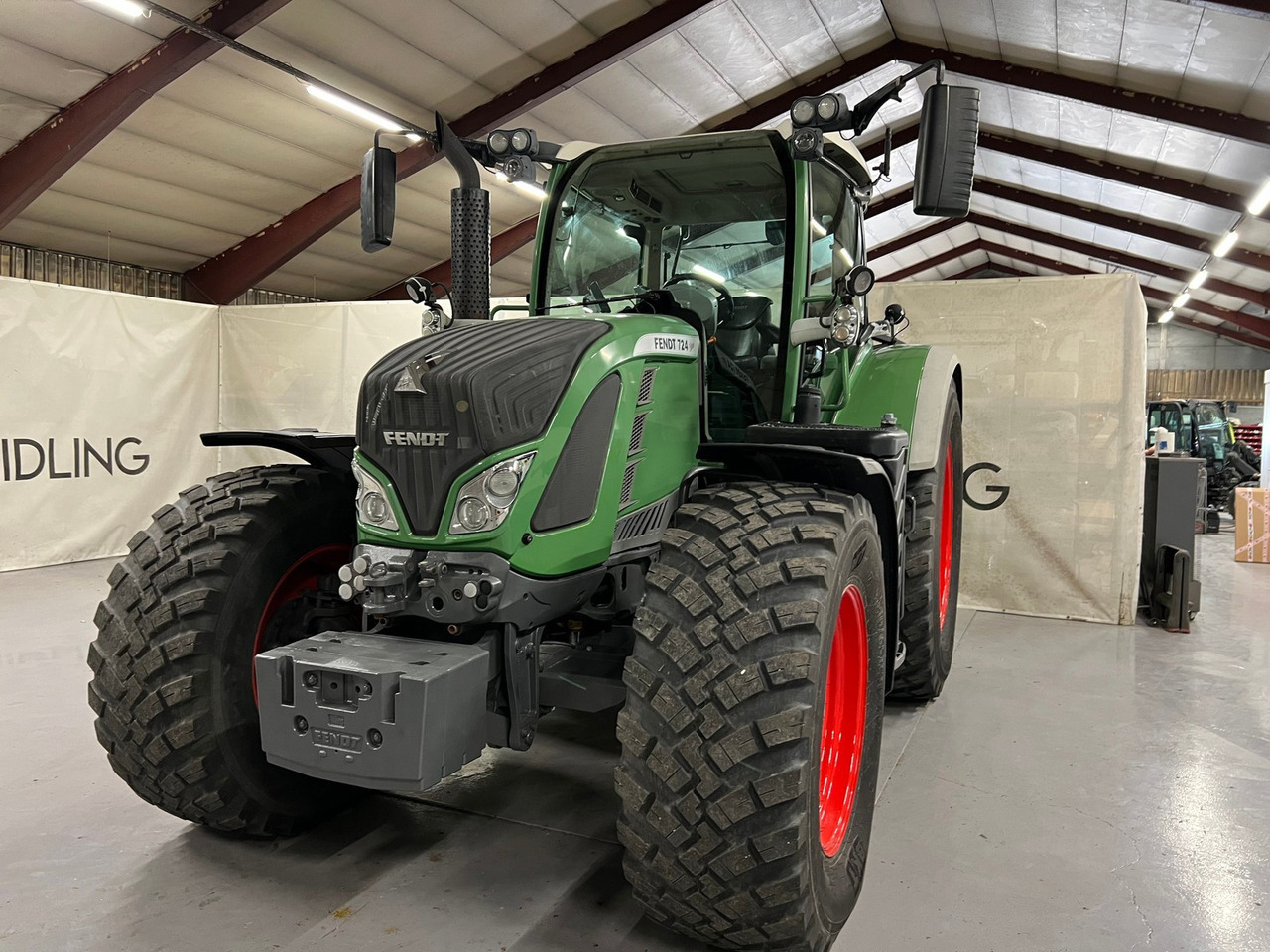 Fendt 724 Vario - Traktor: slika 3 Fendt 724 Vario - Traktor: slika 3