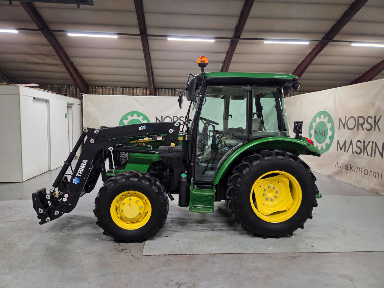 John Deere 5055E #600 timer - Traktor: slika 2 John Deere 5055E #600 timer - Traktor: slika 2