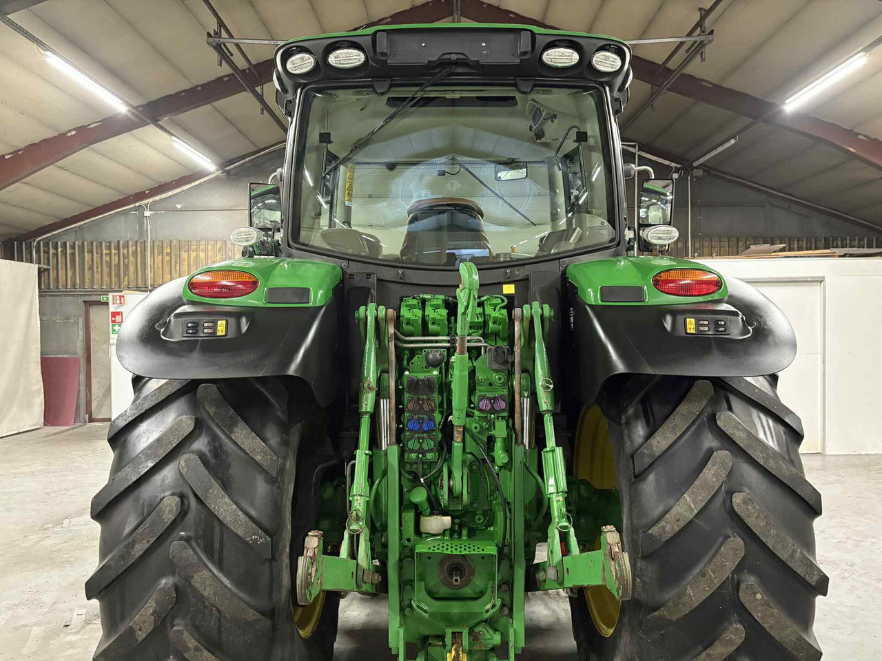 John Deere 6155R - Traktor: slika 4 John Deere 6155R - Traktor: slika 4