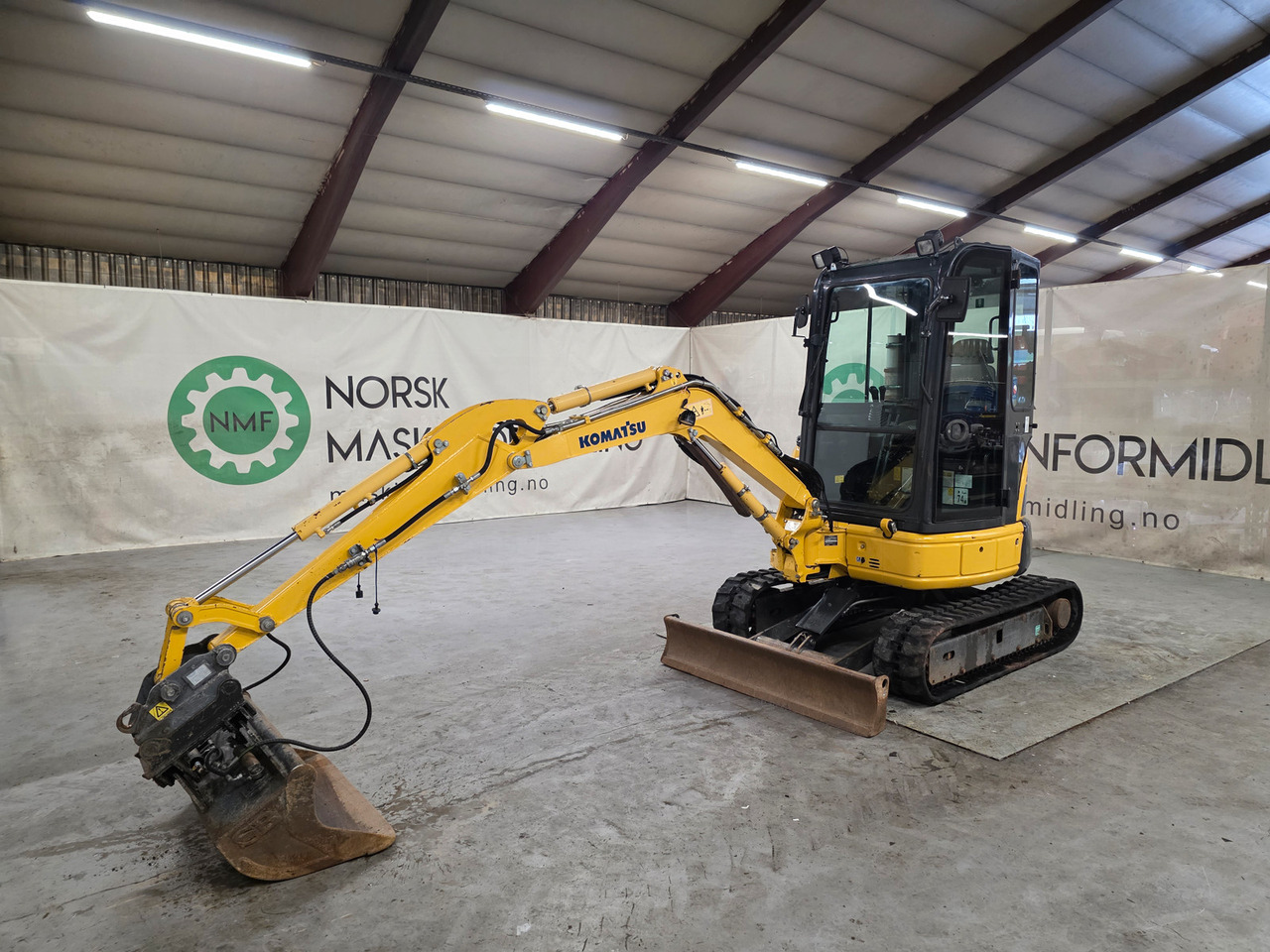 Komatsu PC26MR-3 - Mini bager: slika 1 Komatsu PC26MR-3 - Mini bager: slika 1