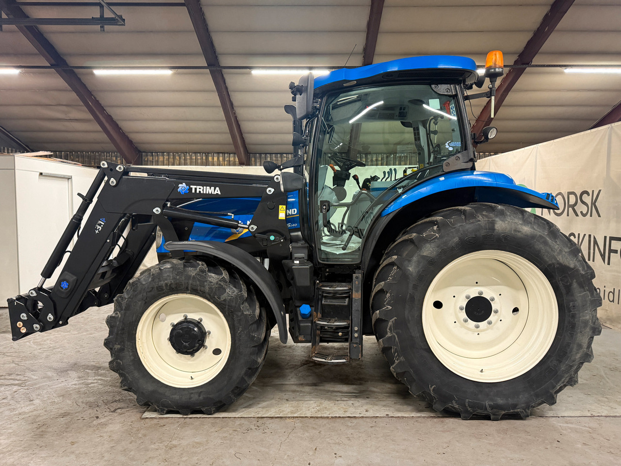 New Holland T6.140 EC - Traktor: slika 2 New Holland T6.140 EC - Traktor: slika 2